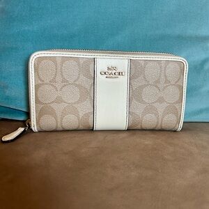 Coach Signature Logo Large Zip Around Wallet in Chalk/Tan